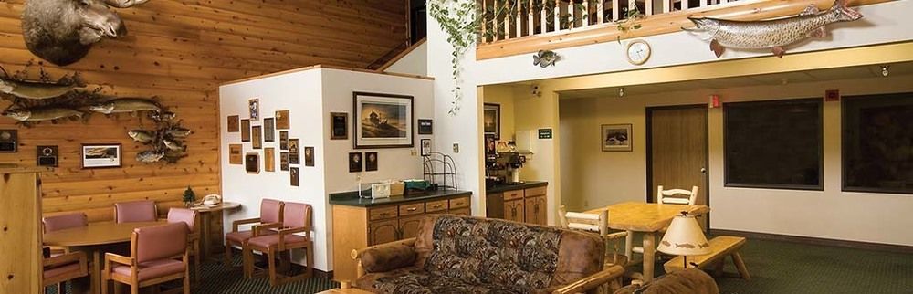 Mcquoid'S Inn And Event Center Isle Экстерьер фото